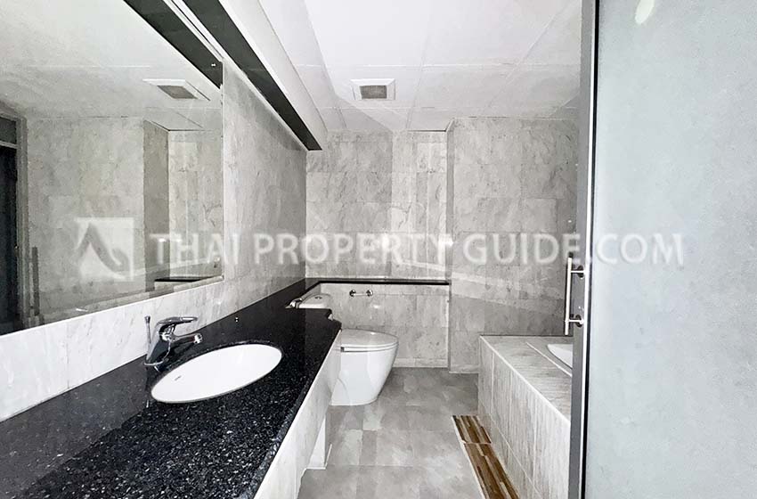 Apartment in Phaholyothin 